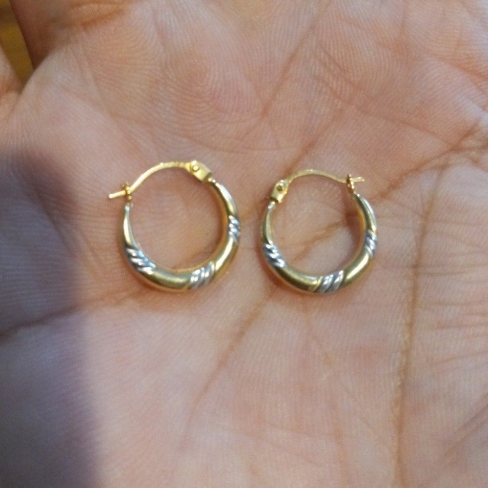 10k Gold Hoop Earrings - Picture 4 of 9